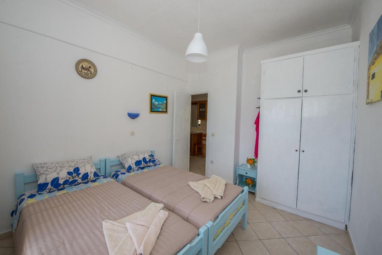 Spiros And Polyxeni Apartments Afión Екстериор снимка