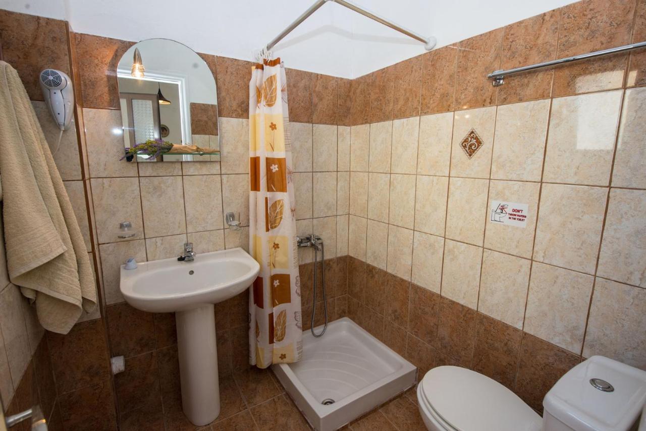 Spiros And Polyxeni Apartments Afión Екстериор снимка