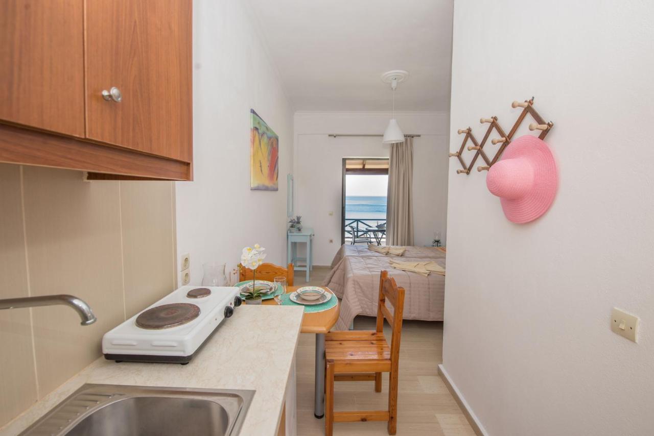 Spiros And Polyxeni Apartments Afión Екстериор снимка