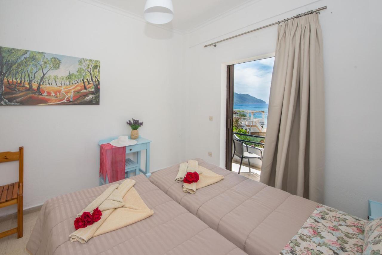 Spiros And Polyxeni Apartments Afión Екстериор снимка