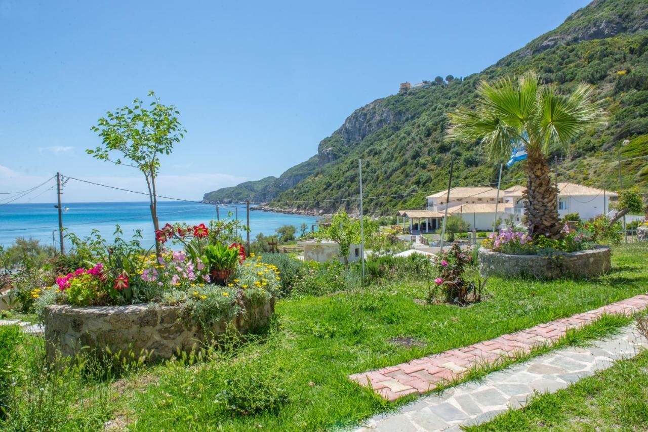 Spiros And Polyxeni Apartments Afión Екстериор снимка